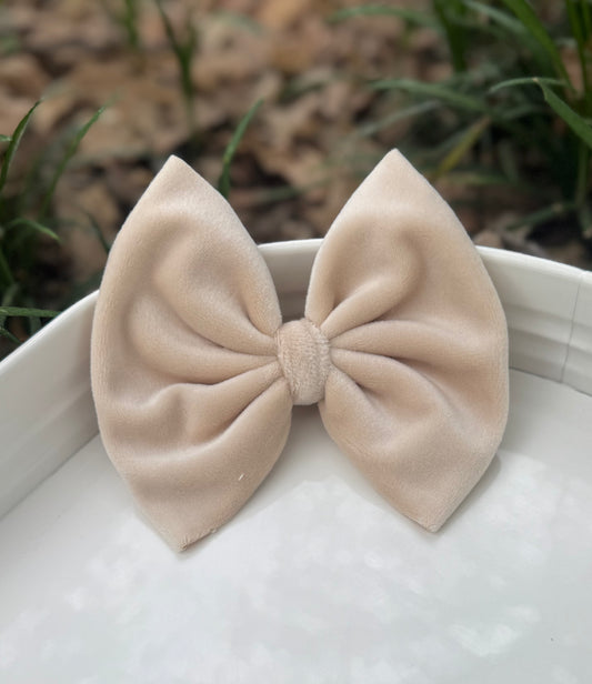 Plushy Velvet Cream